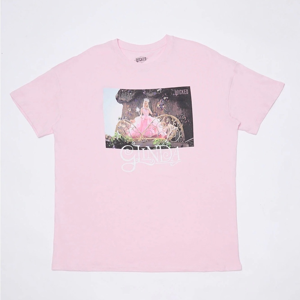 Glinda from Wicked size small pink t-shirt GUC women’s